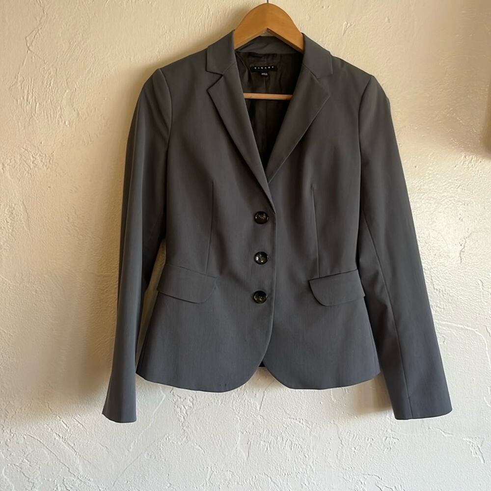Sisley 3 button blazer. Size 40